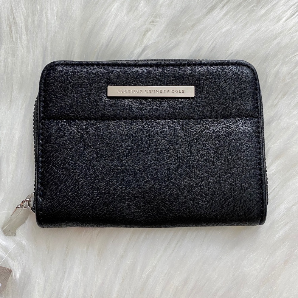 NWT Kenneth Cole Zip Around Wallet